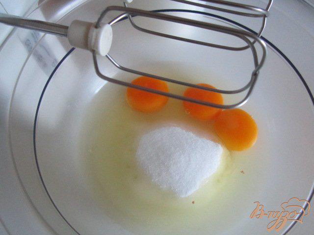Фото приготовление рецепта: Чайный кекс с ягодами шаг №1