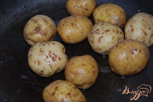 Фото приготовление рецепта: Печeный «как на костре» картофель шаг №1