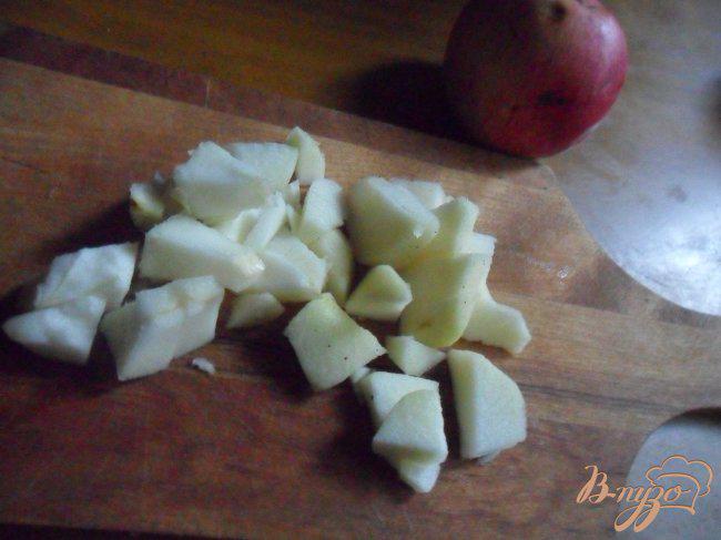 Фото приготовление рецепта: Яблочно-кокосовый пирог шаг №4