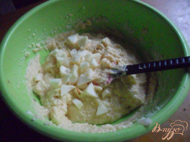 Фото приготовление рецепта: Яблочно-кокосовый пирог шаг №5