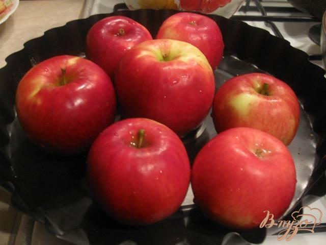 Фото приготовление рецепта: Яблоки запеченные с медом шаг №1