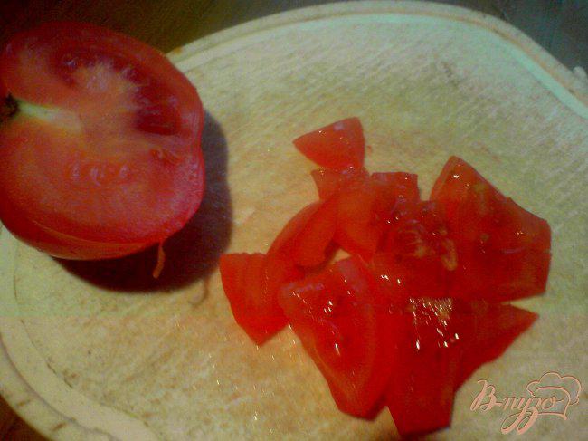 Фото приготовление рецепта: Салат из редиса и сырного омлета. шаг №5