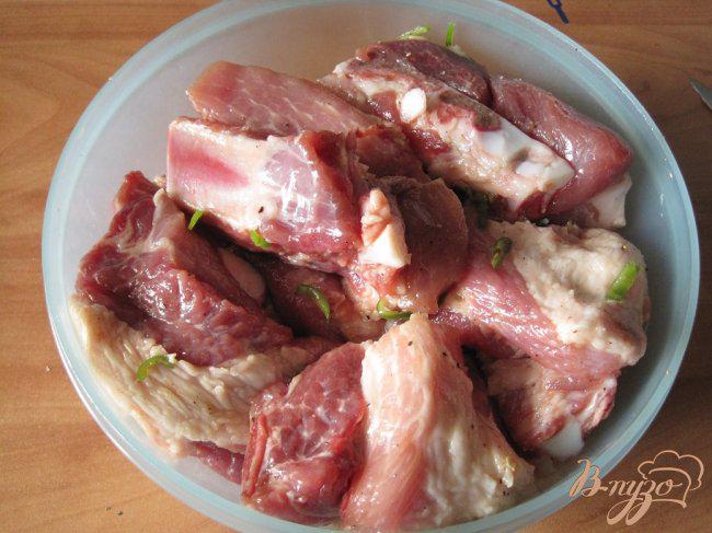 Фото приготовление рецепта: Свиные ребрышки. шаг №3