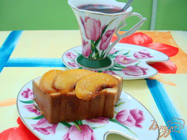 Фото приготовление рецепта: Пирог с ломтиками персика шаг №8