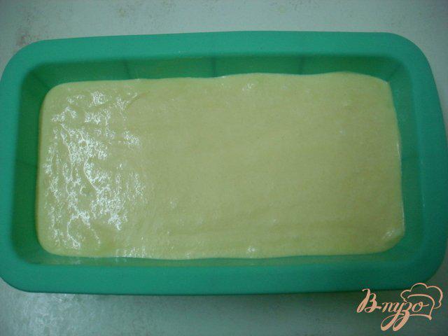 Фото приготовление рецепта: Пирог с ломтиками персика шаг №5