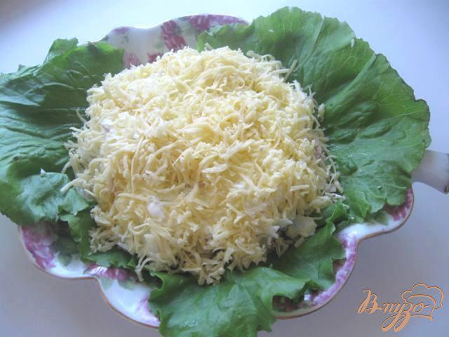 Фото приготовление рецепта: Салат из индейки с ананасами шаг №5