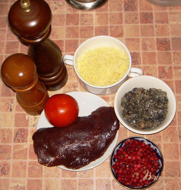 Фото приготовление рецепта: Оленина с брусничным соусом шаг №1