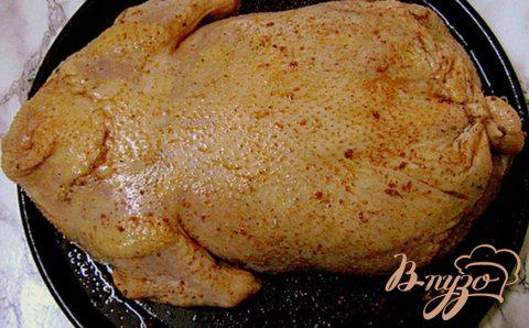 Фото приготовление рецепта: Курица фаршированная целиком. шаг №4