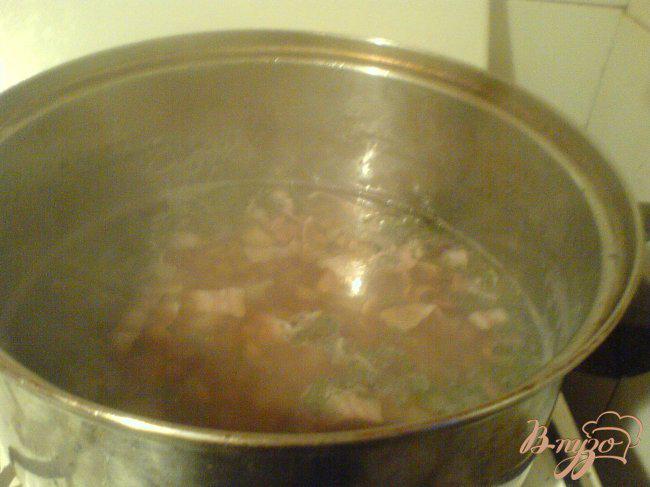 Фото приготовление рецепта: Суп с чечевицей и беконом шаг №5