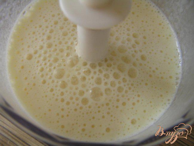 Фото приготовление рецепта: Молочно-персиковый коктейль шаг №2