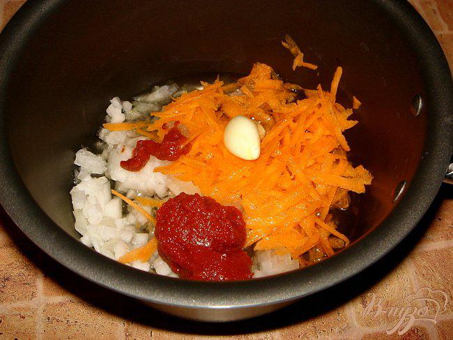 Фото приготовление рецепта: Суп с фрикадельками и брокколи шаг №4