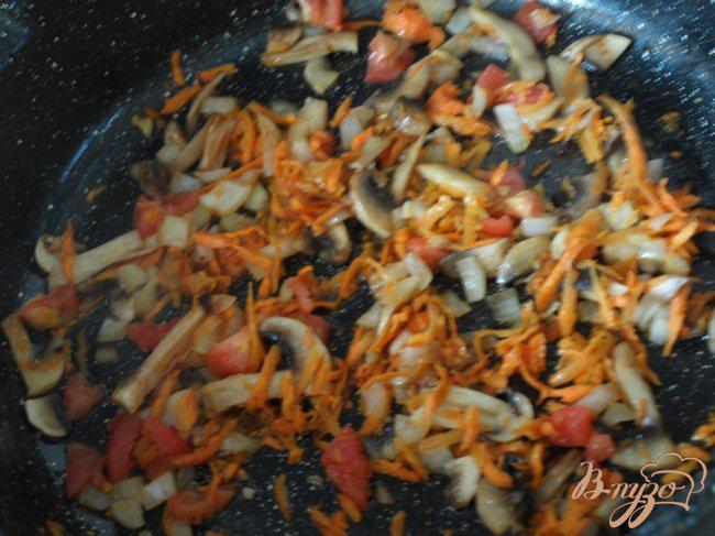 Фото приготовление рецепта: Фаршированный перец с подливой из грибов шаг №1