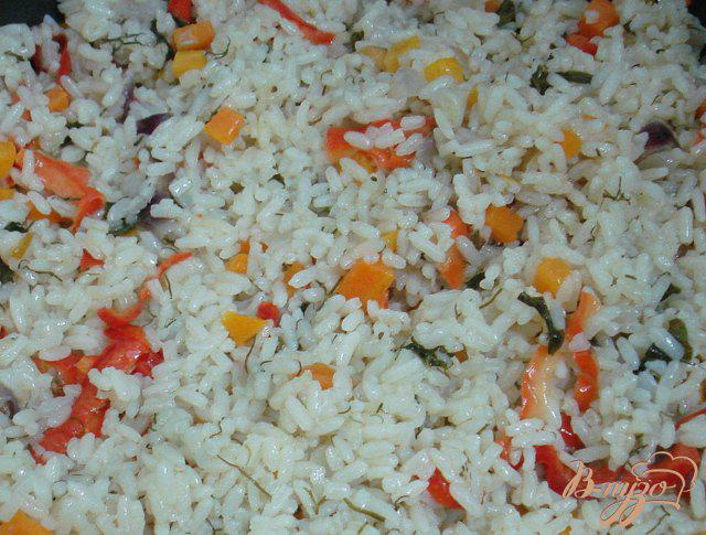 Фото приготовление рецепта: Рис с овощами шаг №7