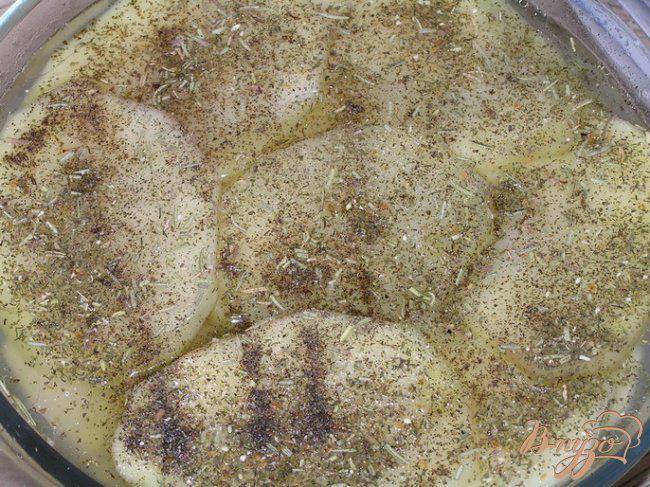 Фото приготовление рецепта: Картофельный гратен с прованскими травами шаг №6