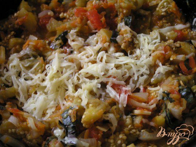 Фото приготовление рецепта: Фаршированные овощные баклажаны с базиликом шаг №7