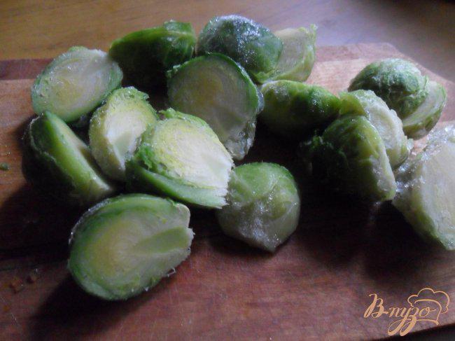 Фото приготовление рецепта: Похлёбка из тыквы и брюссельской капусты шаг №2