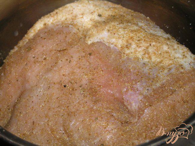 Фото приготовление рецепта: Запеченная свинина с адыгейской солью шаг №2