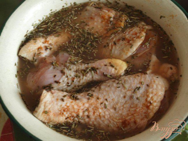 Фото приготовление рецепта: Тушеная пряная курица с тыквой шаг №1