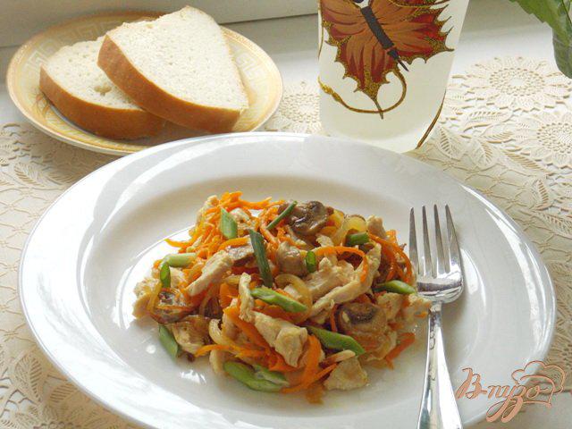 Фото приготовление рецепта: Теплый салат с куриной грудкой и тыквой «Глория» шаг №7