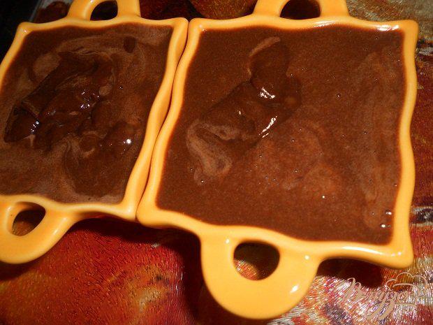 Фото приготовление рецепта: Шоколадный заварной крем шаг №4