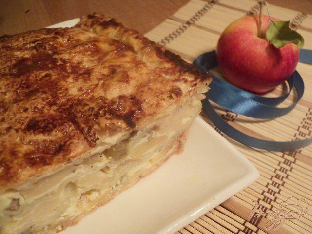 Фото приготовление рецепта: Пирог из лаваша с яблоками и виноградом шаг №9