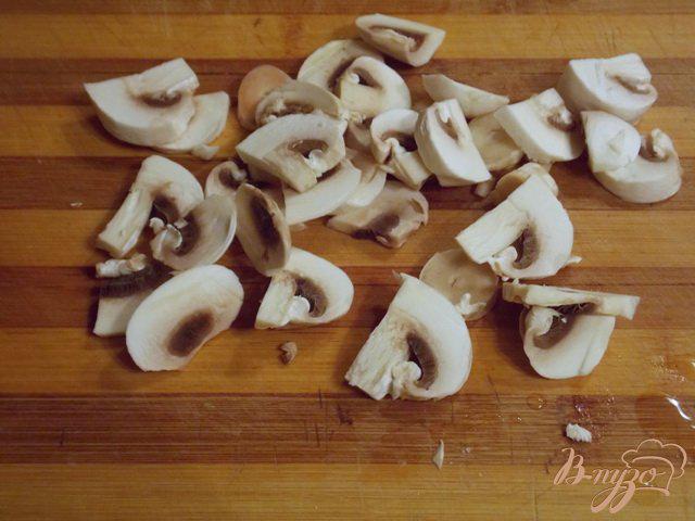 Фото приготовление рецепта: Суп с фрикадельками и грибами шаг №3