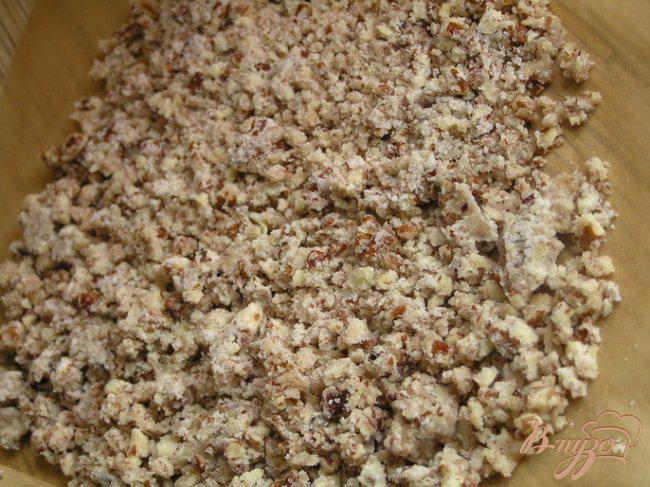 Фото приготовление рецепта: Орешки в карамели или домашний грильяж шаг №5