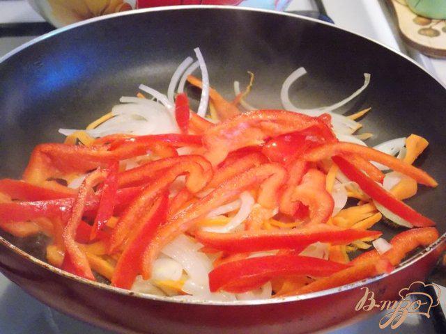 Фото приготовление рецепта: Овощное рагу с курицей шаг №3