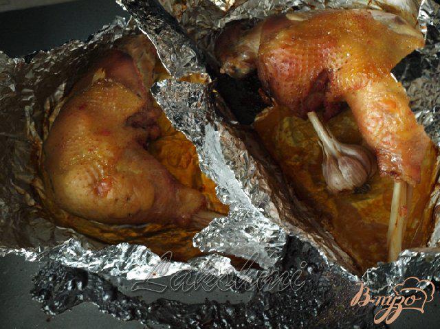 Фото приготовление рецепта: Куриные окорочка с хреном шаг №3