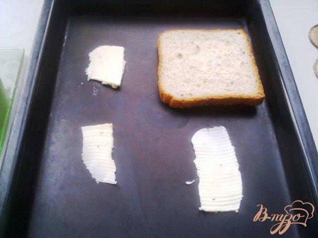 Фото приготовление рецепта: Горячие бутерброды второй вариант шаг №4