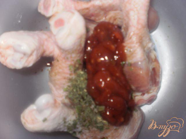 Фото приготовление рецепта: Куриные голени в томатно-соевом маринаде шаг №2
