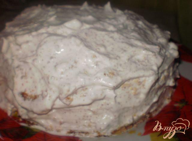 Фото приготовление рецепта: Медовый бисквитный торт шаг №7