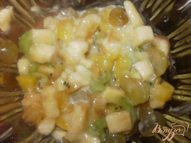 Фото приготовление рецепта: Вкусный фруктовый салат шаг №5
