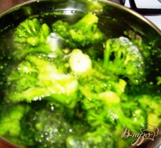 Фото приготовление рецепта: Капуста брокколи, запеченная  с сыром шаг №2