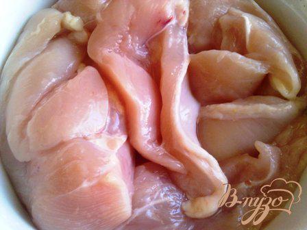 Фото приготовление рецепта: Филе куриное в ореховом соусе шаг №2