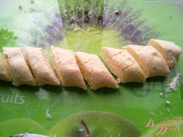 Фото приготовление рецепта: Ленивые вареники с клубничным соусом шаг №6