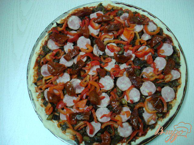 Фото приготовление рецепта: Пицца сборная шаг №5