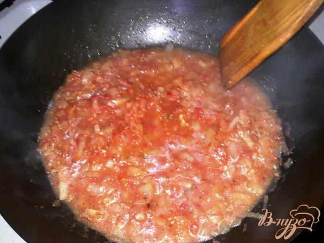 Фото приготовление рецепта: Спагетти с соусом из  горбуши шаг №6