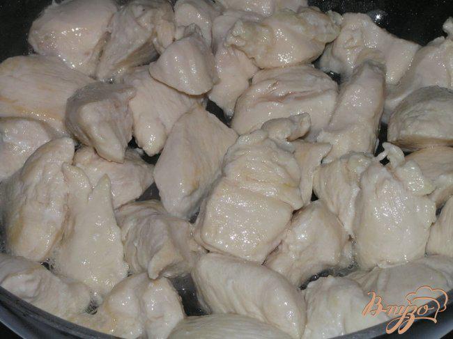 Фото приготовление рецепта: Курица в соусе корма шаг №1