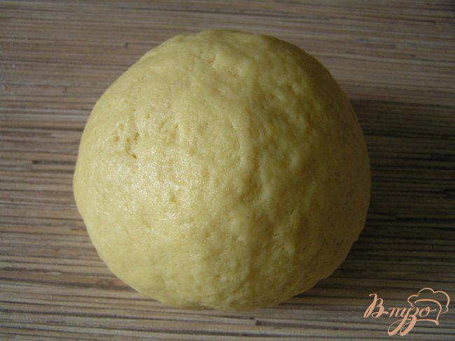 Фото приготовление рецепта: Лимонное песочное печенье шаг №3