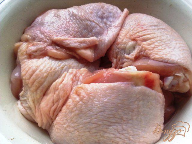 Фото приготовление рецепта: Куриные бедрышки в соусе шаг №1