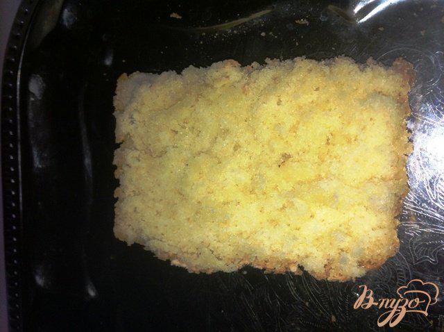 Фото приготовление рецепта: Яблочное пирожное с карамелизированными овсяными хлопьями шаг №11