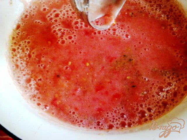 Фото приготовление рецепта: Соус из помидоров и чеснока шаг №3