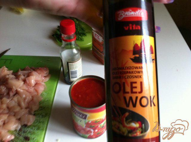 Фото приготовление рецепта: Куриное филе с тайским соусом и рисом шаг №4