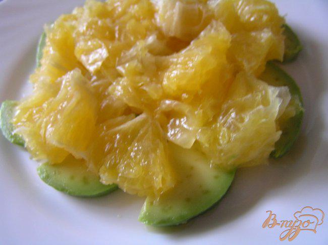 Фото приготовление рецепта: Салат с семгой, апельсином и авокадо шаг №1