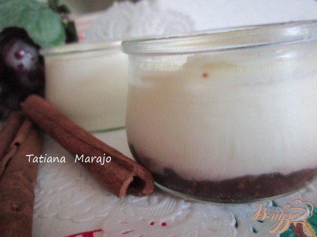 Фото приготовление рецепта: Домашний йогурт с конфитюром из инжира шаг №3