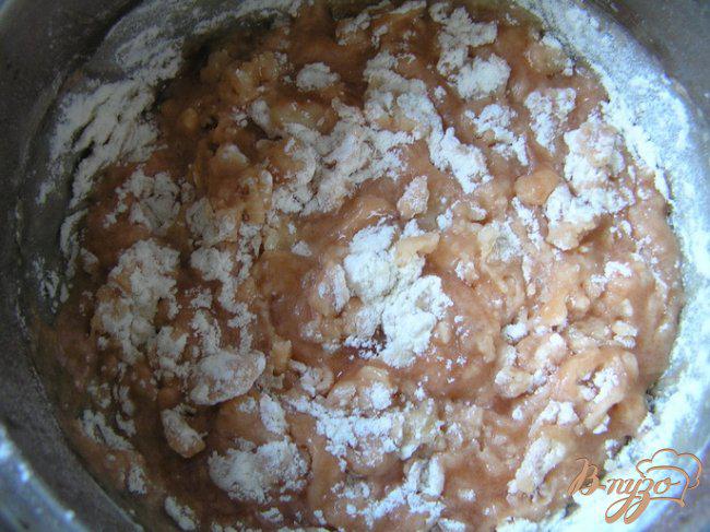 Фото приготовление рецепта: Томатное печенье «Ёлочки» шаг №3