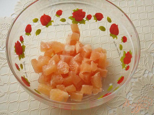 Фото приготовление рецепта: Салат с куриной грудкой и грейпфрутом шаг №1
