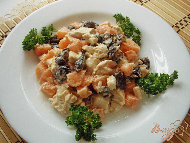 Фото приготовление рецепта: Салат с куриной грудкой и грейпфрутом шаг №6