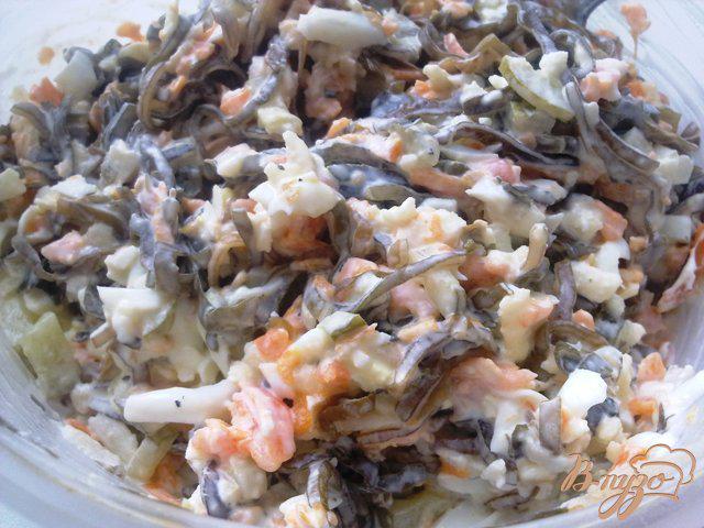 Фото приготовление рецепта: Салат из  морской капусты шаг №5